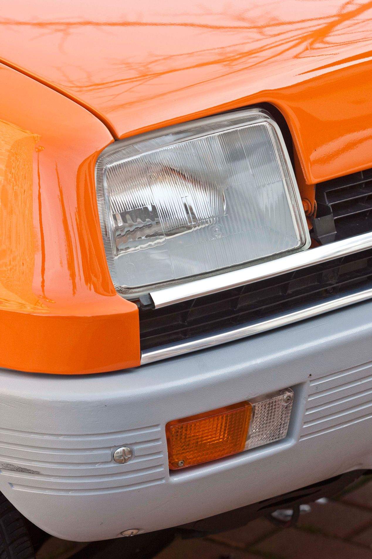 Seat 127, Renault 5 y Ford Fiesta: sensacional cartel