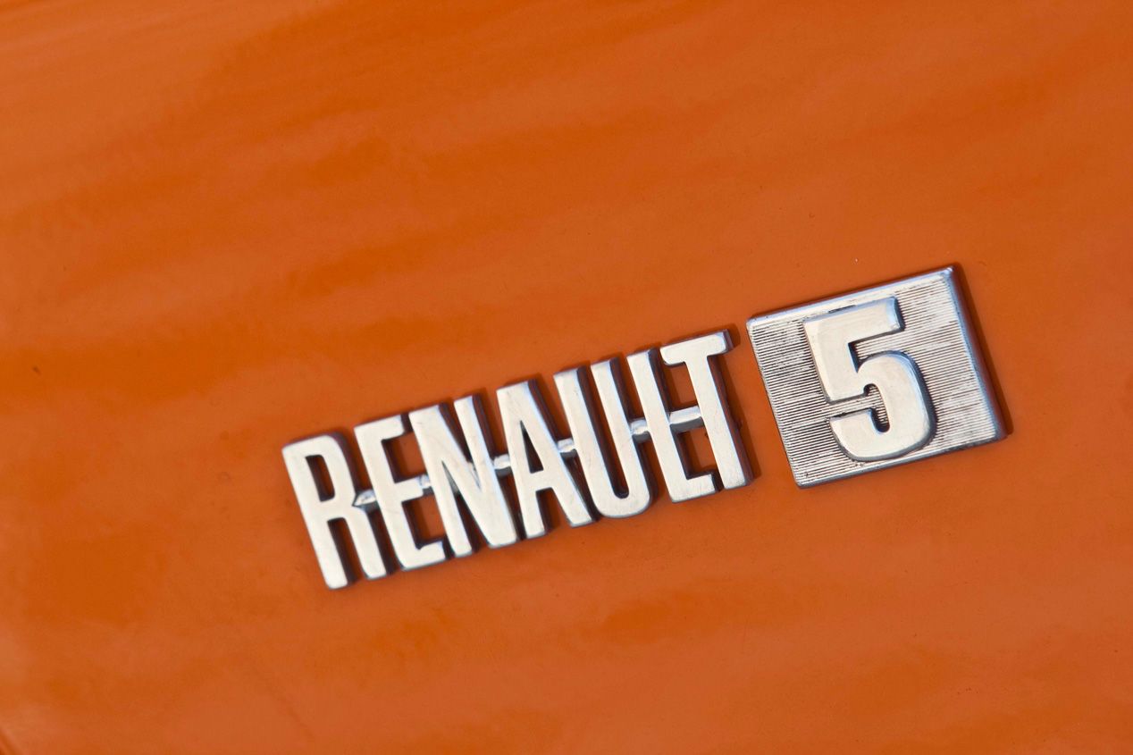 Seat 127, Renault 5 y Ford Fiesta: sensacional cartel