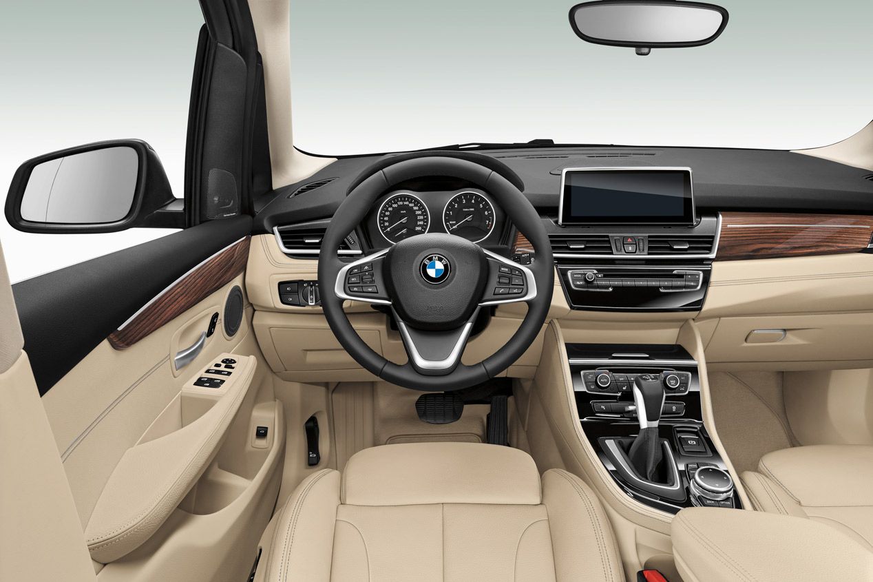 BMW Serie 2 Active Tourer, finalista del Car of The Year 2015