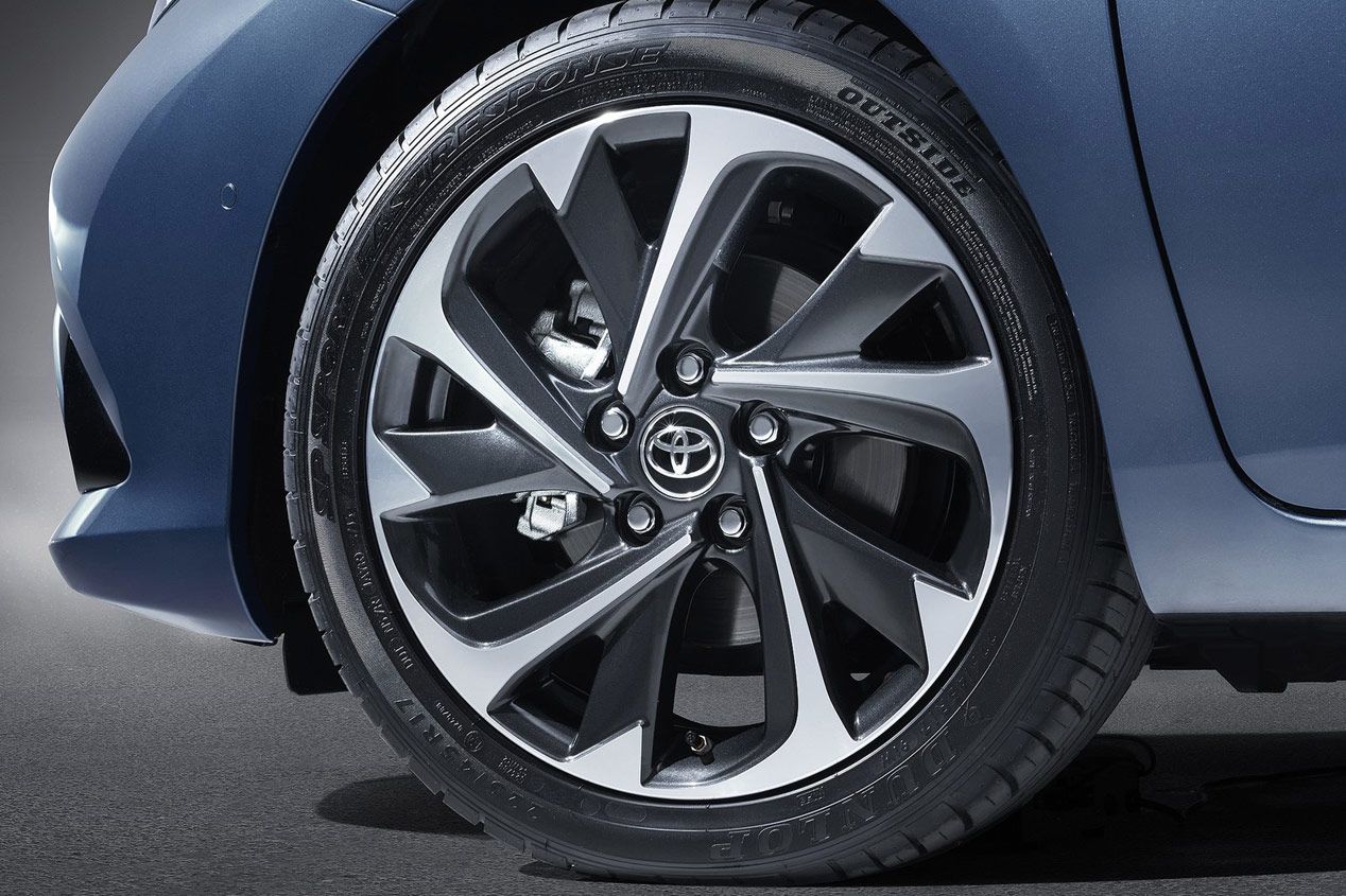Toyota Auris 2015