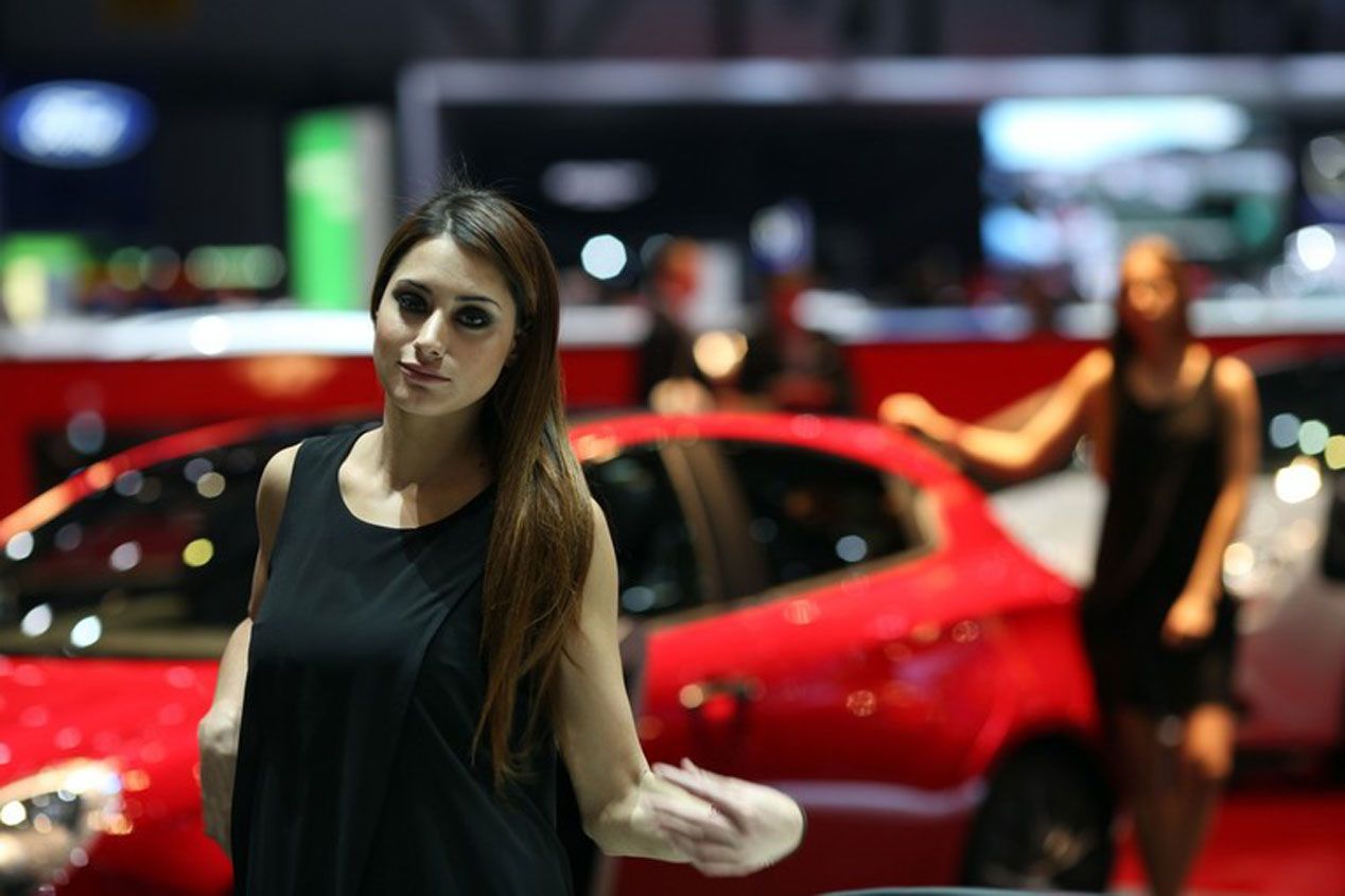 Las chicas más espectaculares del Salón de Ginebra 2015