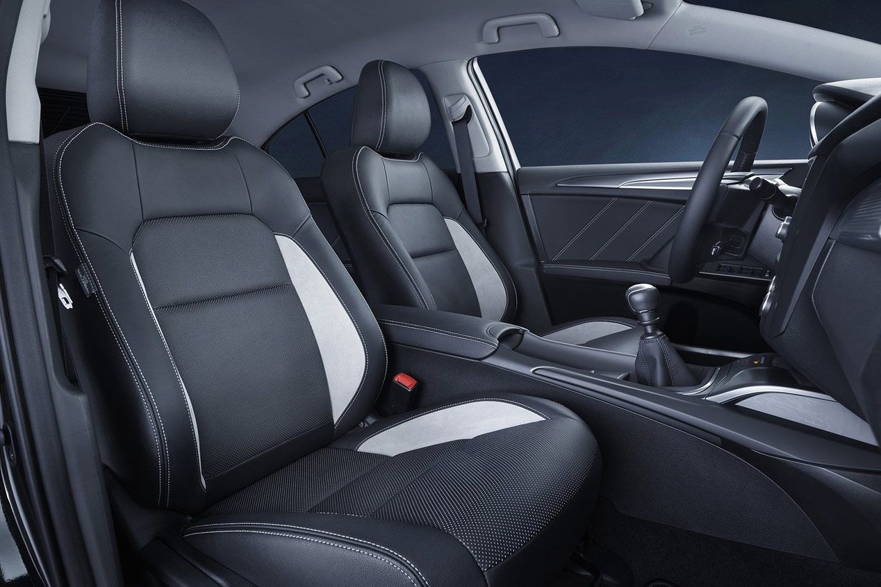 Toyota Avensis 2015