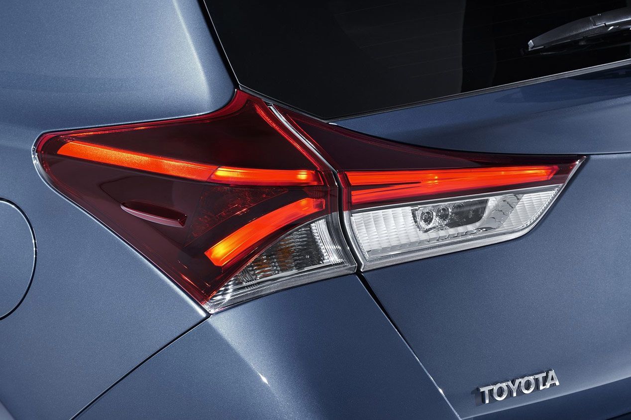 Toyota Auris 2015