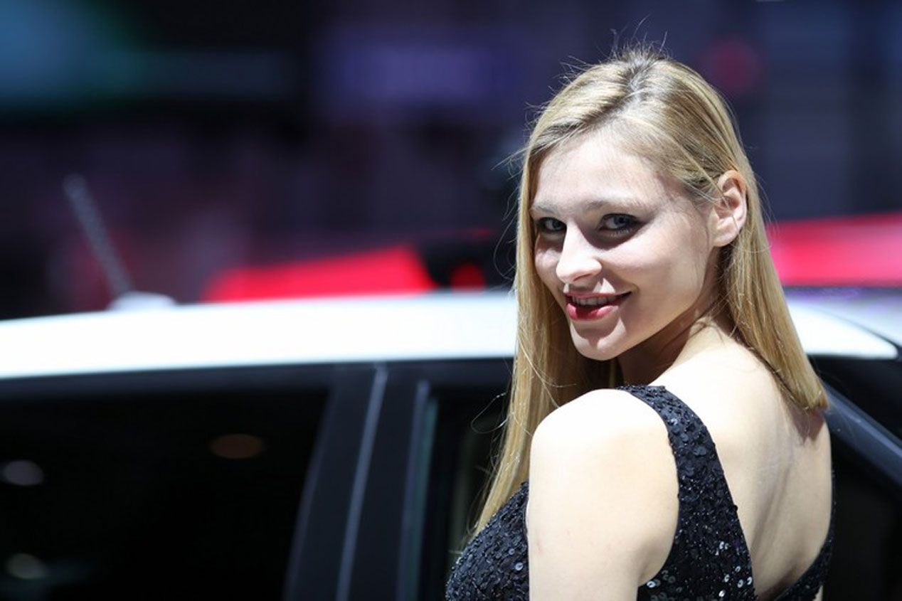 Las chicas más espectaculares del Salón de Ginebra 2015