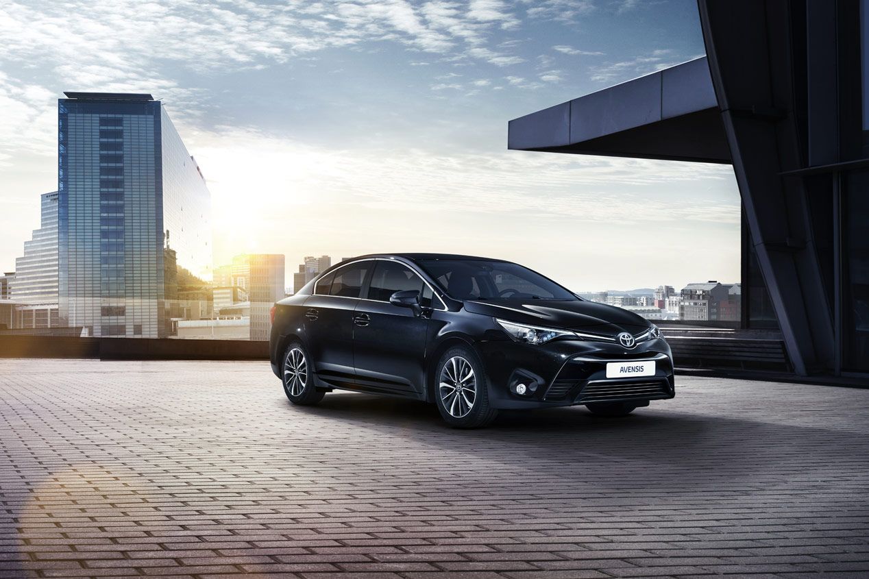 Toyota Avensis 2015