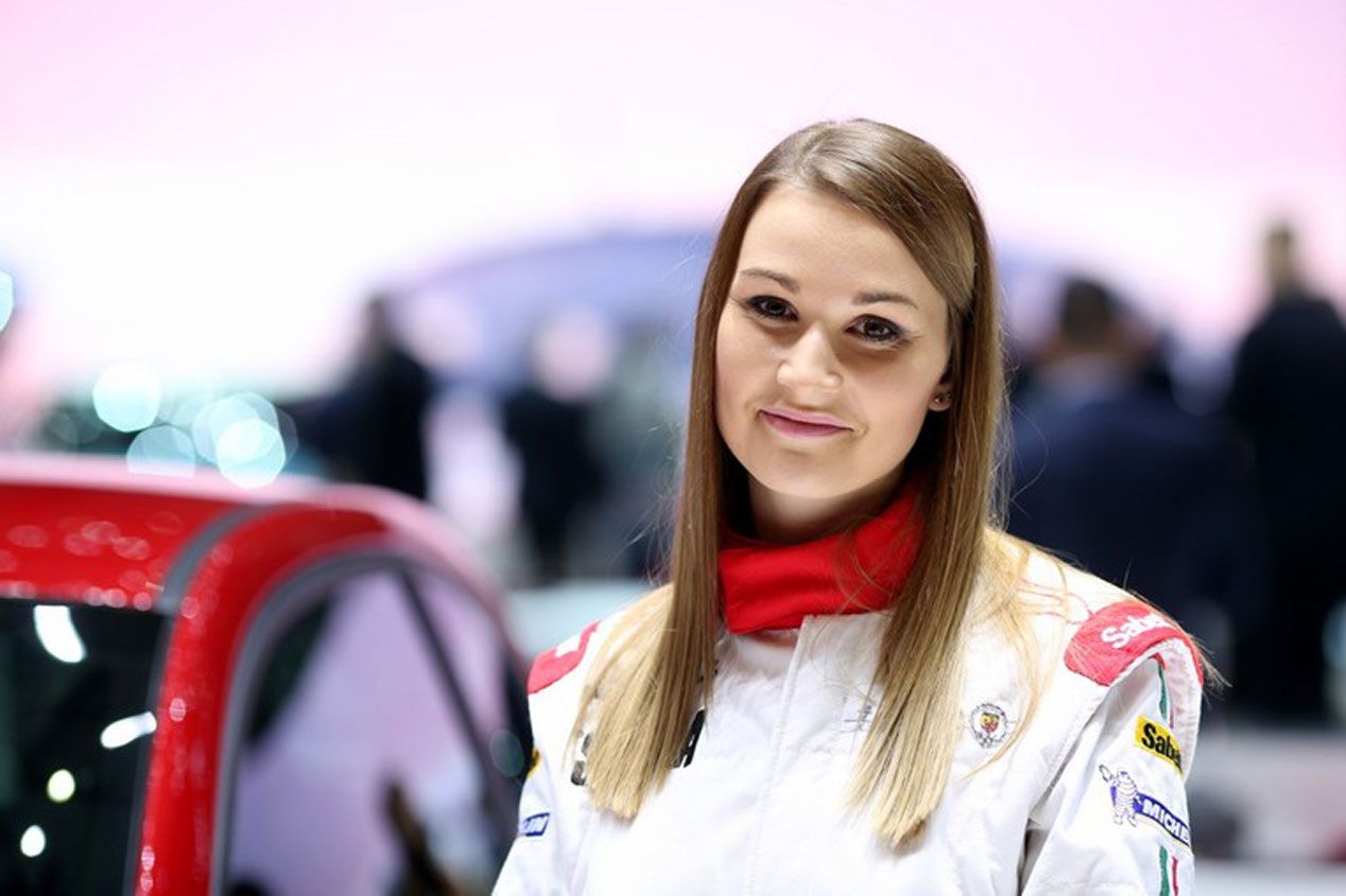 Las chicas más espectaculares del Salón de Ginebra 2015