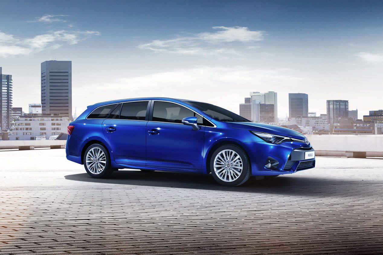 Toyota Avensis 2015
