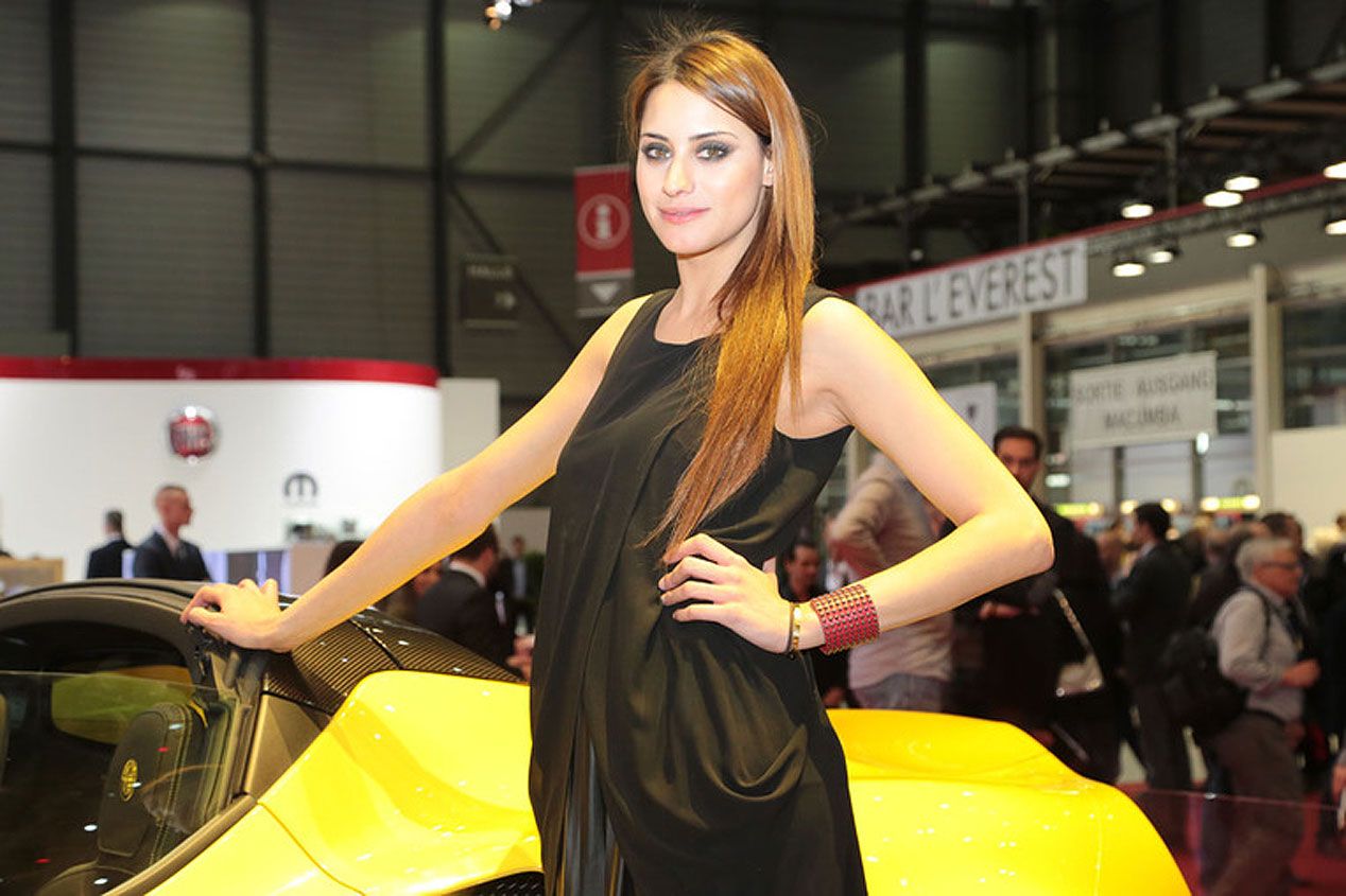 Las chicas más espectaculares del Salón de Ginebra 2015