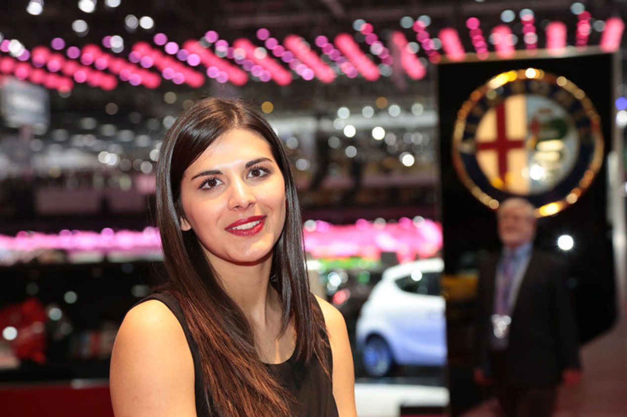 Las chicas más espectaculares del Salón de Ginebra 2015
