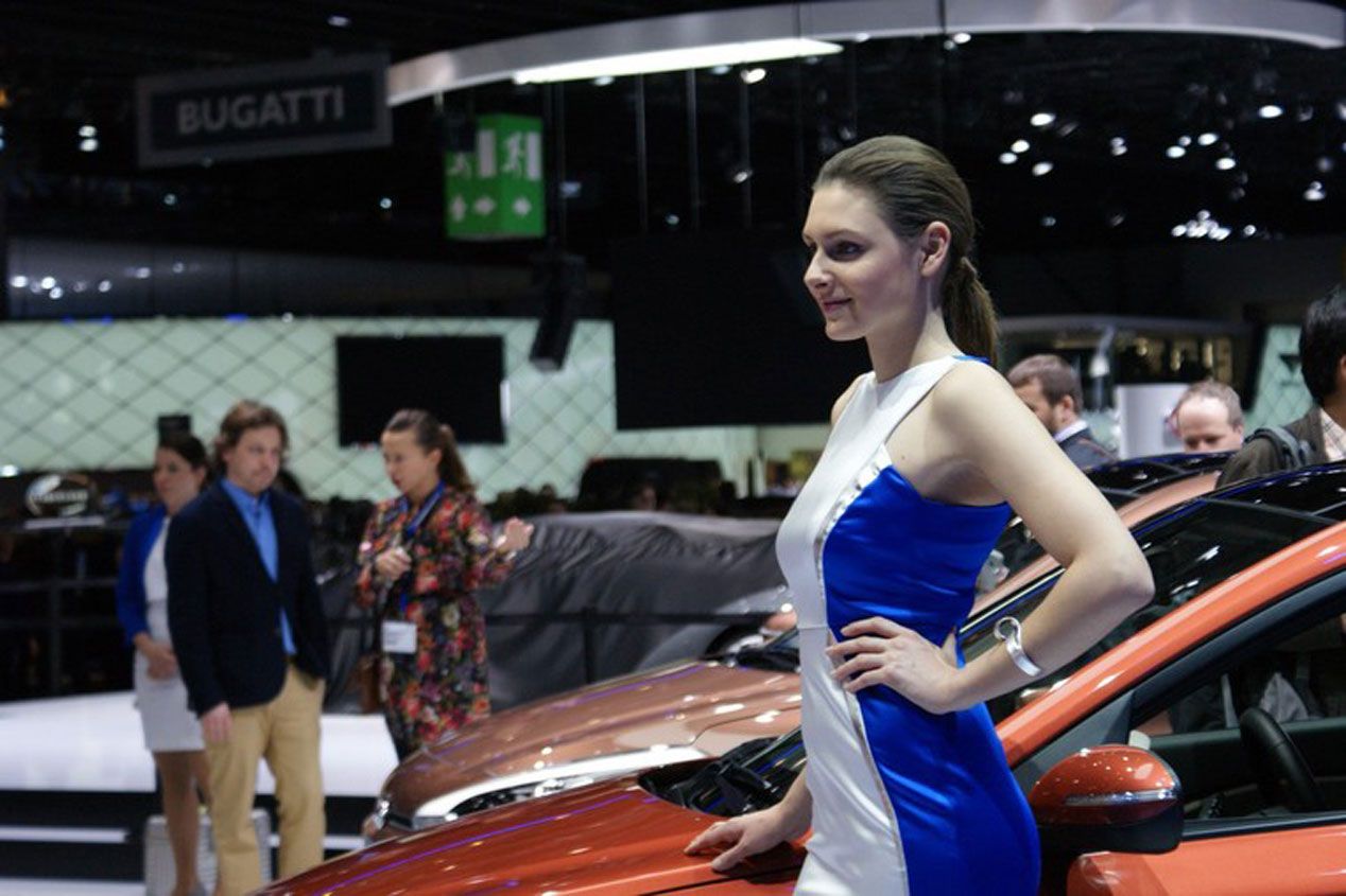 Las chicas más espectaculares del Salón de Ginebra 2015