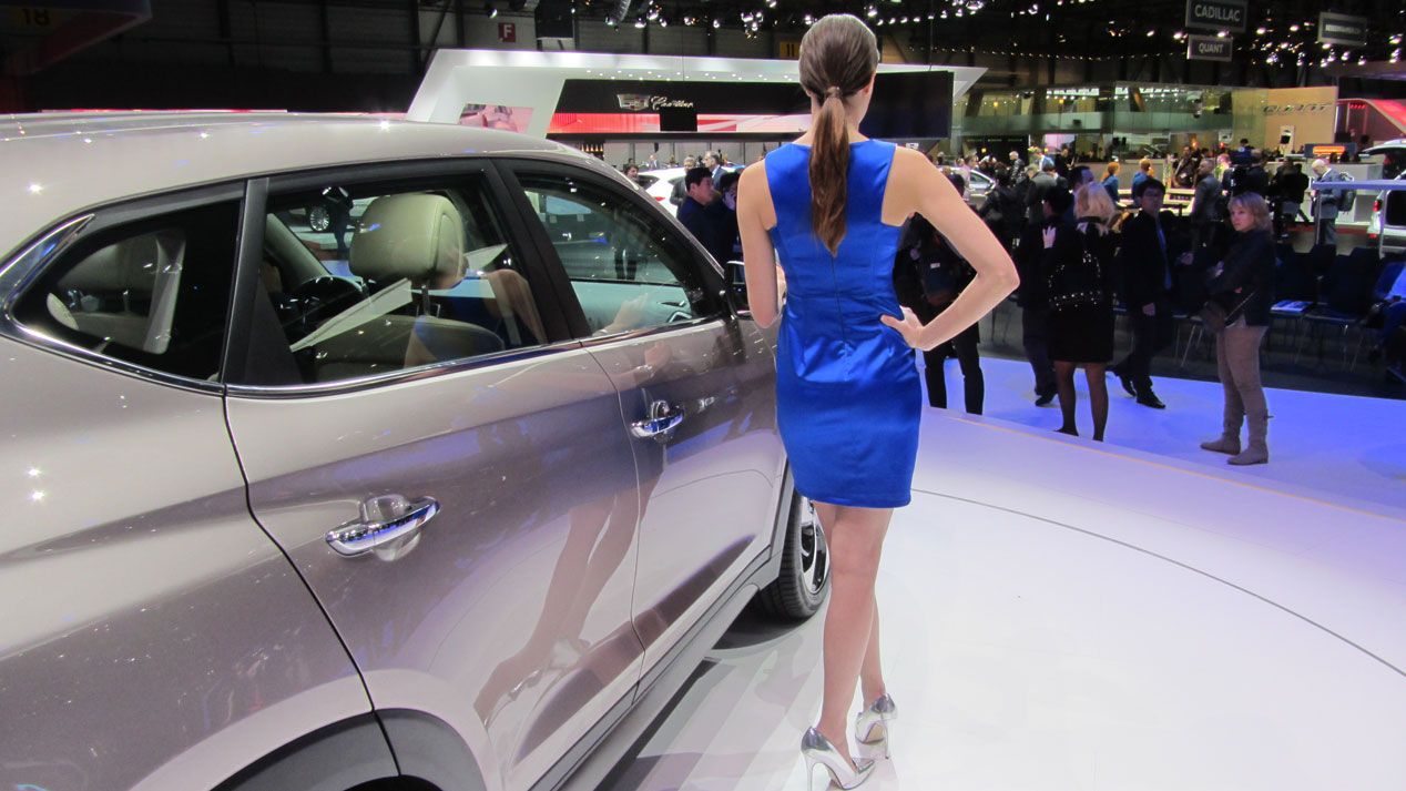 Las chicas más espectaculares del Salón de Ginebra 2015