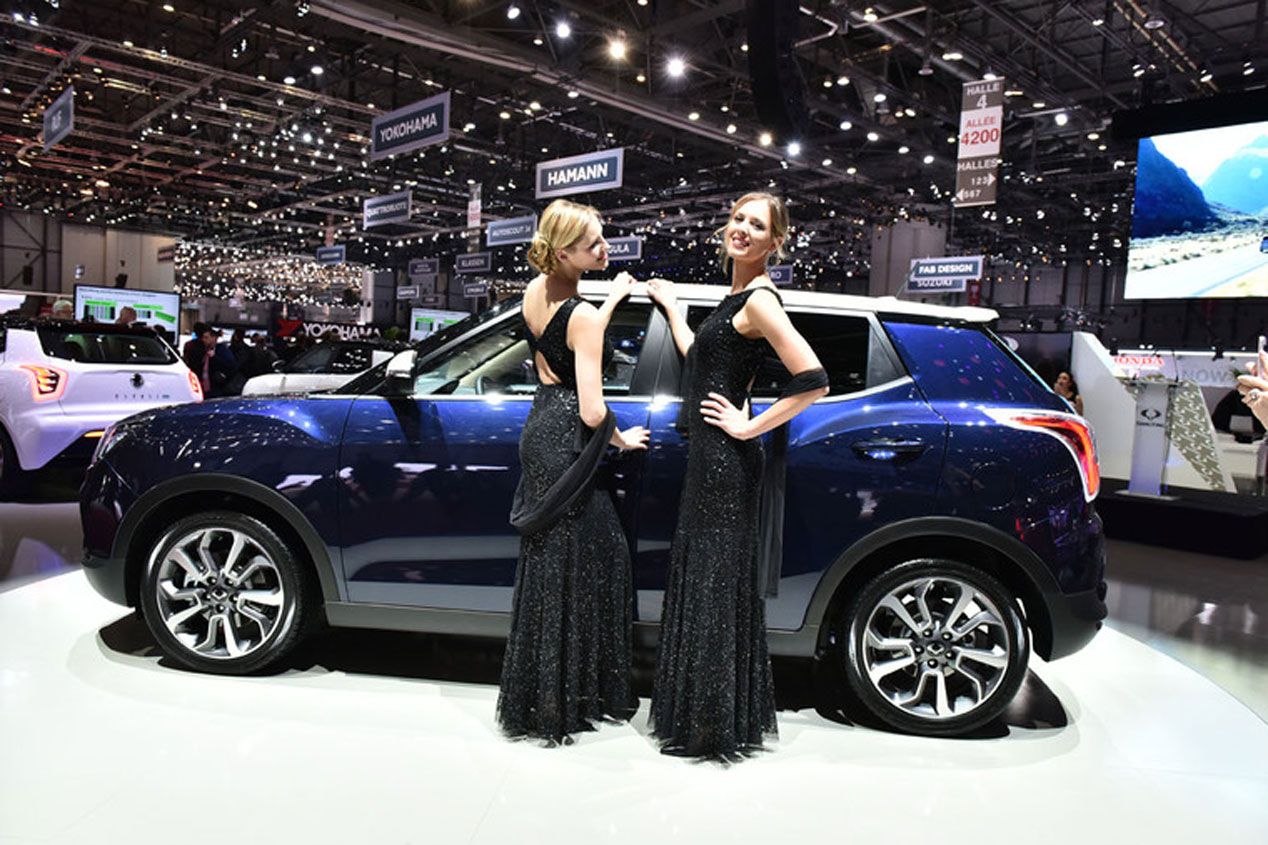 Las chicas más espectaculares del Salón de Ginebra 2015