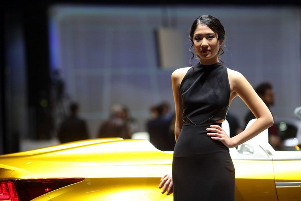 Las chicas más espectaculares del Salón de Ginebra 2015