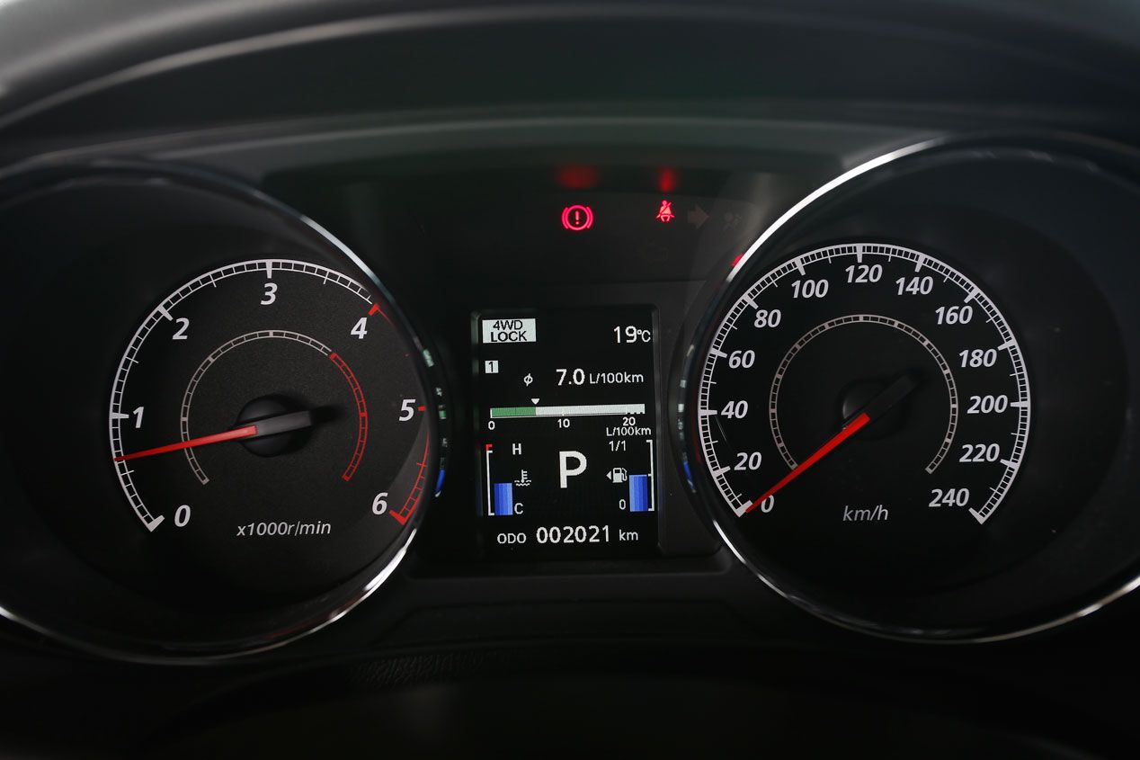 Skoda Yeti Outdoor 2.0 TDI 140 4x4 DSG vs Mitsubishi ASX 220 DI-D 150 ClearTec 4WD Aut.