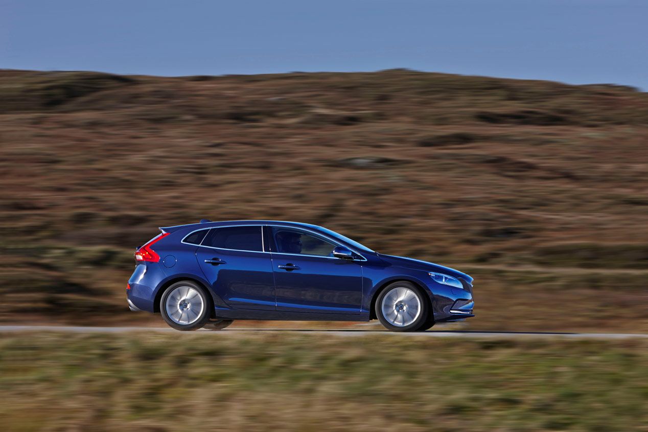 Volvo V40, seguridad y calidad en el asfalto