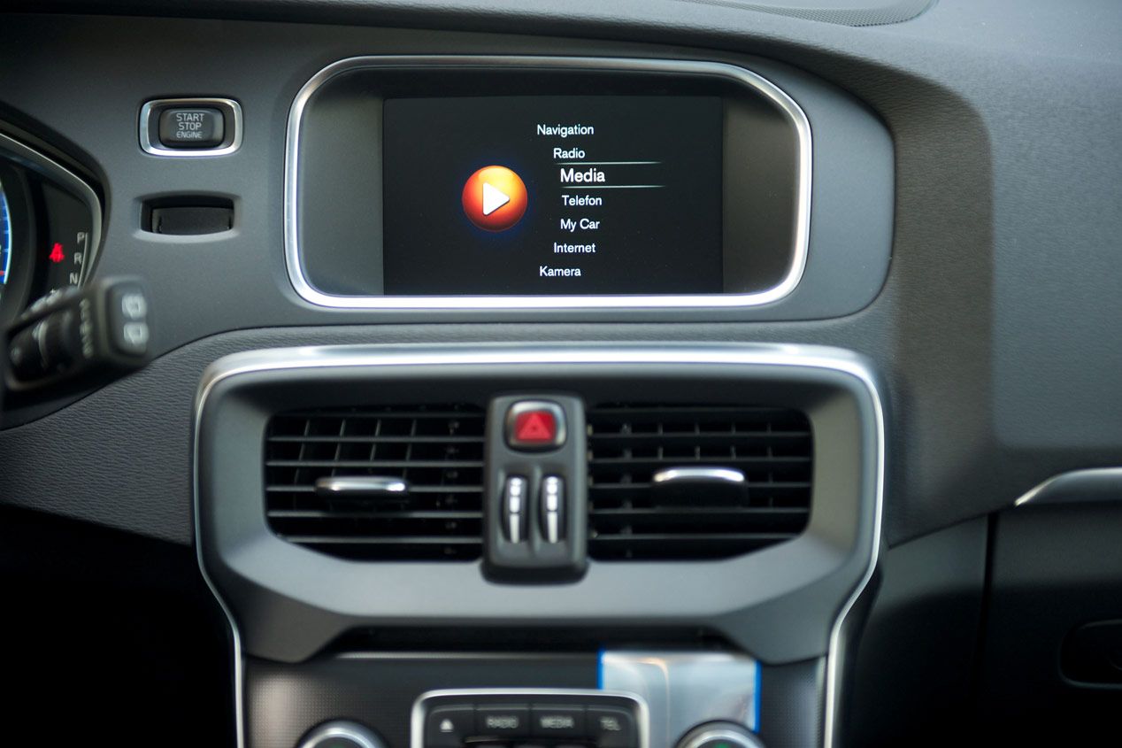 Volvo V40, seguridad y calidad en el asfalto