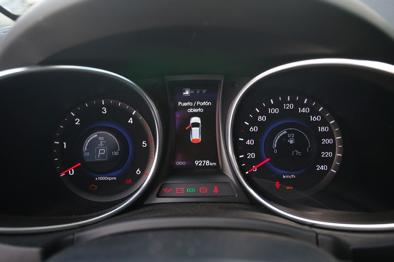 Comparativa: BMW X3 xDrive20d vs Hyundai Santa Fe 2.2 CRDi 4x4