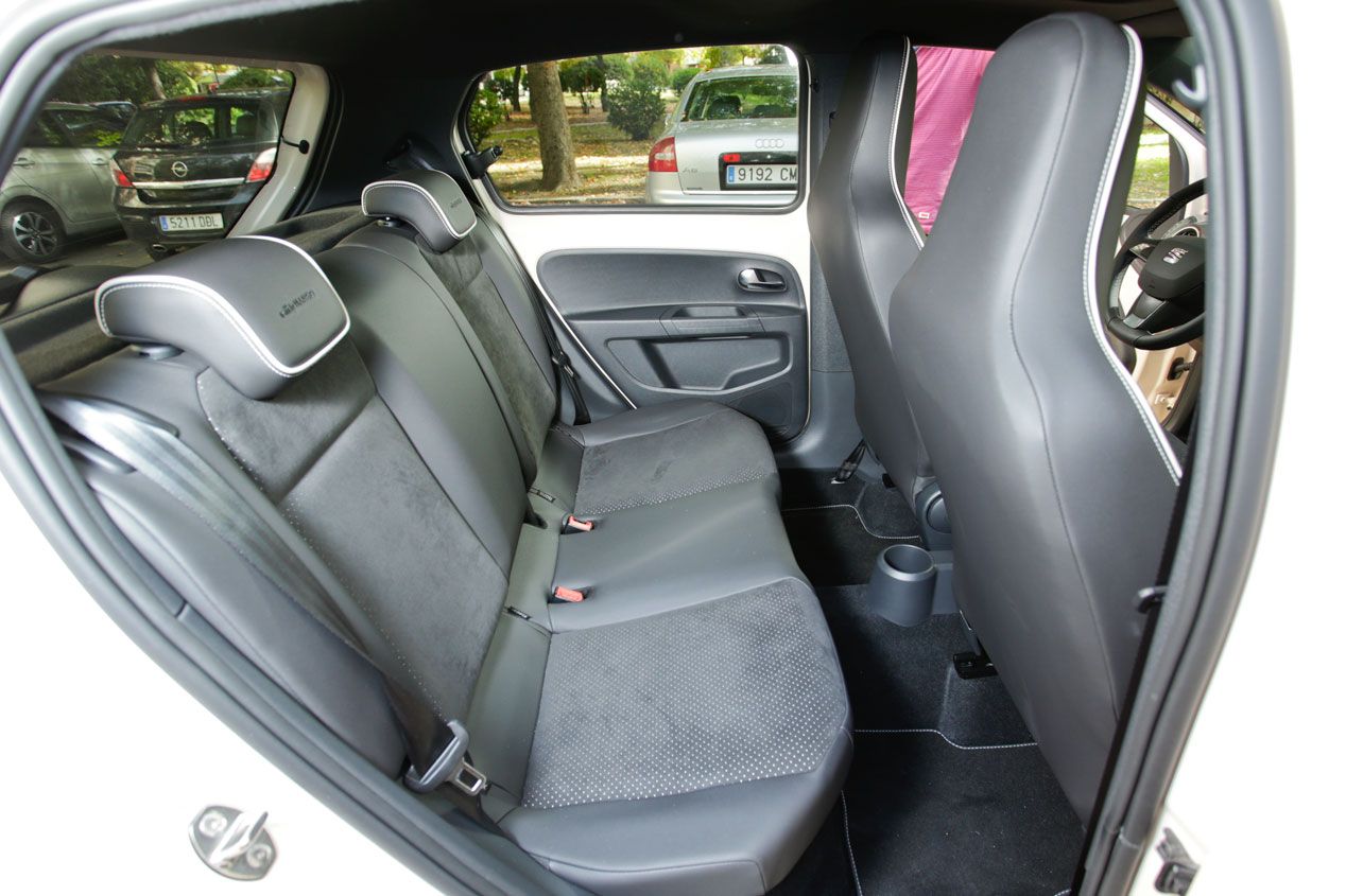 Comparativa: Citroën C1 1.2 vs Hyundai i10 1.2 y Seat Mii 1.0, meriéndate la ciudad