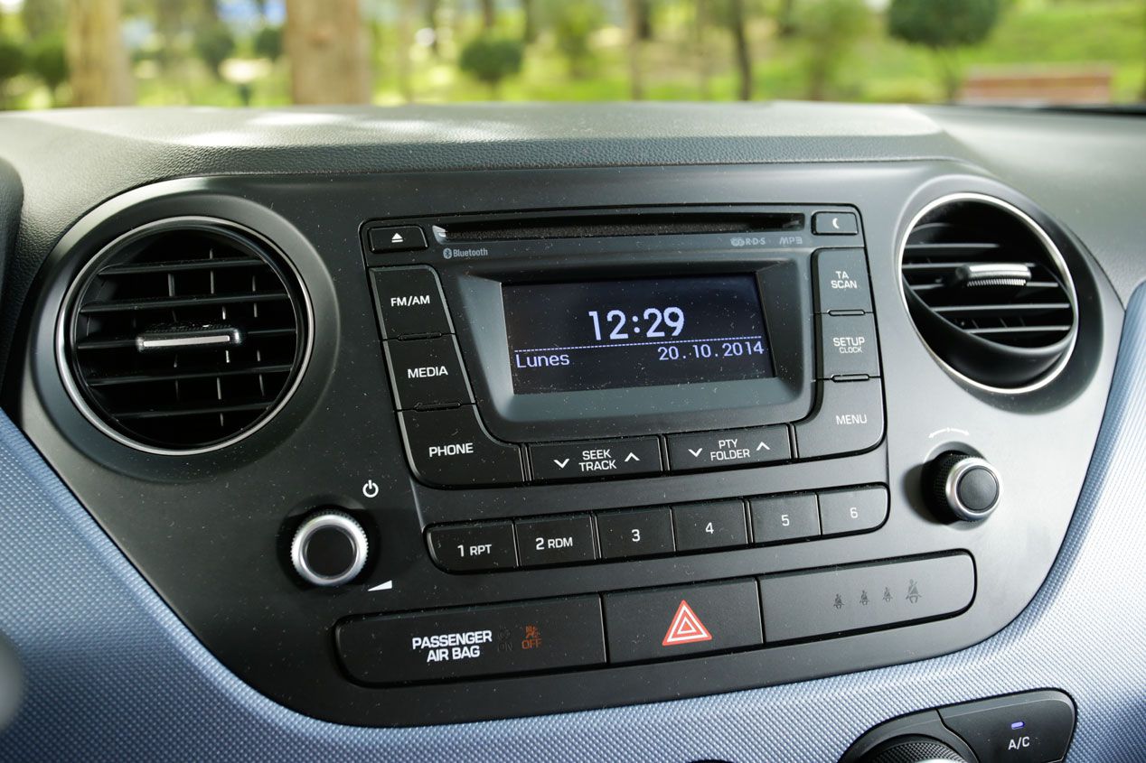 Comparativa: Citroën C1 1.2 vs Hyundai i10 1.2 y Seat Mii 1.0, meriéndate la ciudad
