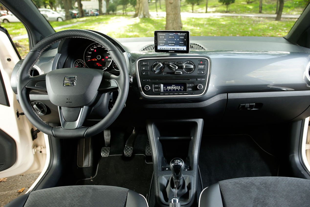 Comparativa: Citroën C1 1.2 vs Hyundai i10 1.2 y Seat Mii 1.0, meriéndate la ciudad