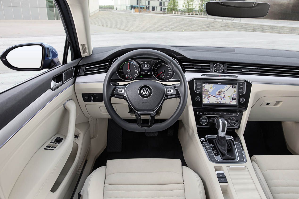 Contacto: Volkswagen Passat GTE, la berlina que menos consume
