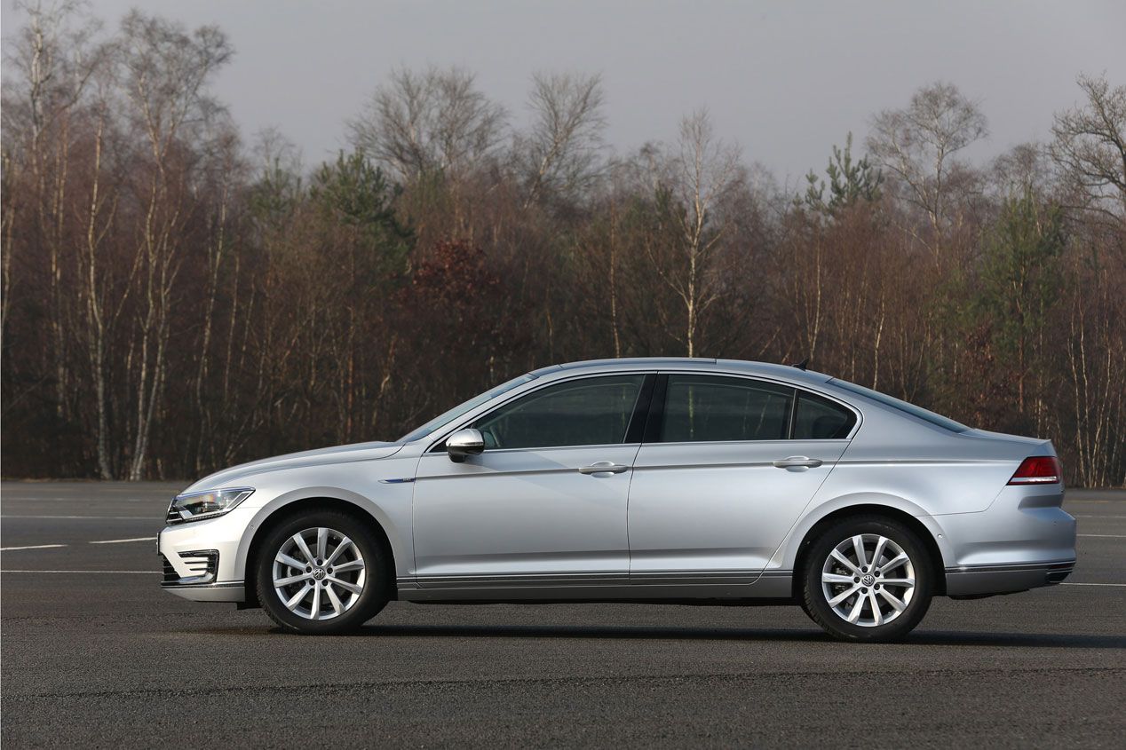 Contacto: Volkswagen Passat GTE, la berlina que menos consume