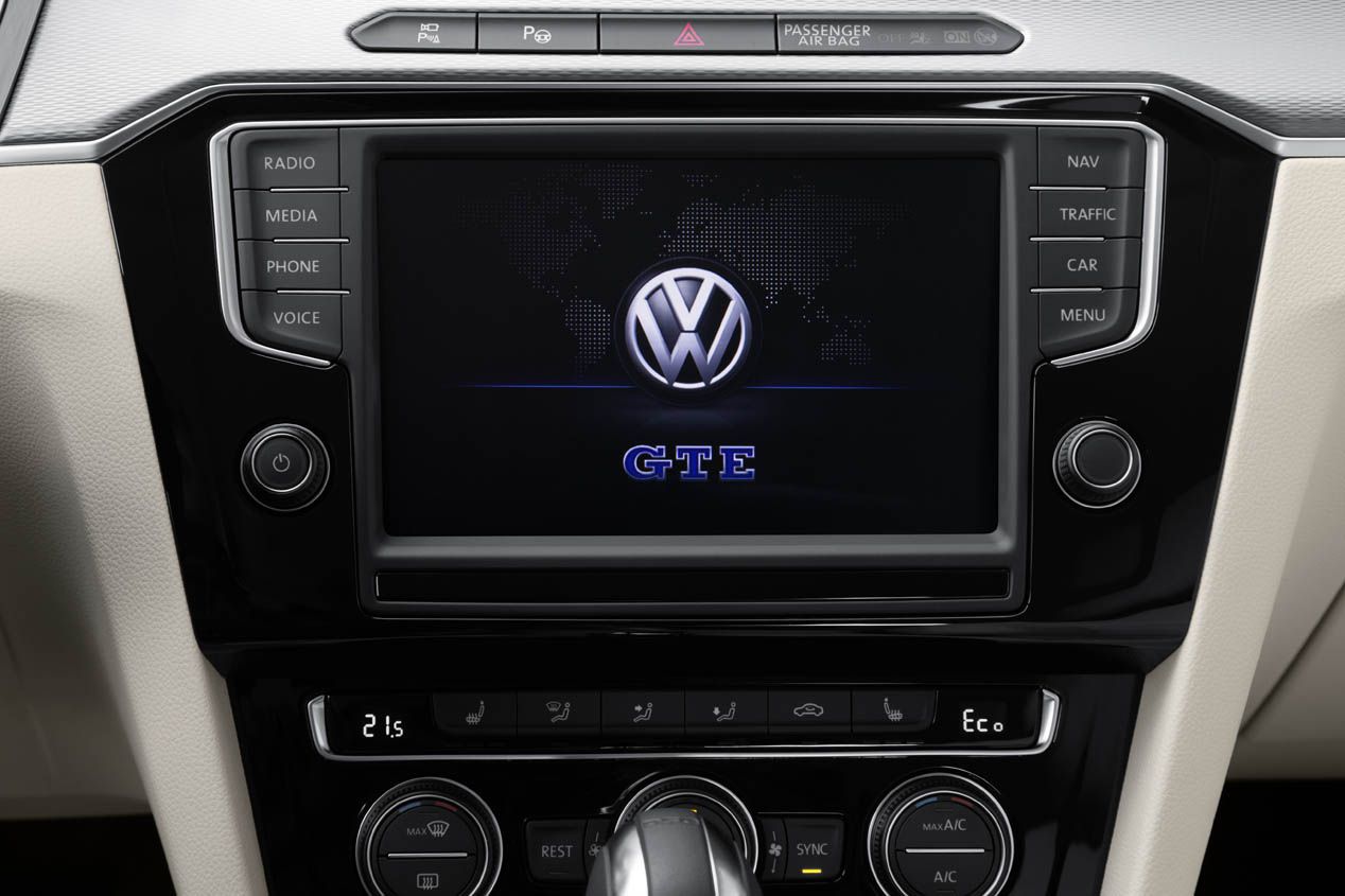 Contacto: Volkswagen Passat GTE, la berlina que menos consume