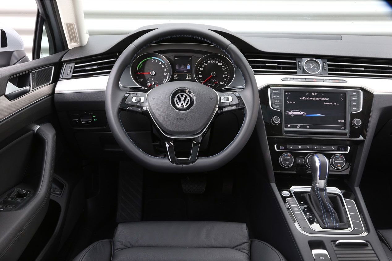 Contacto: Volkswagen Passat GTE, la berlina que menos consume