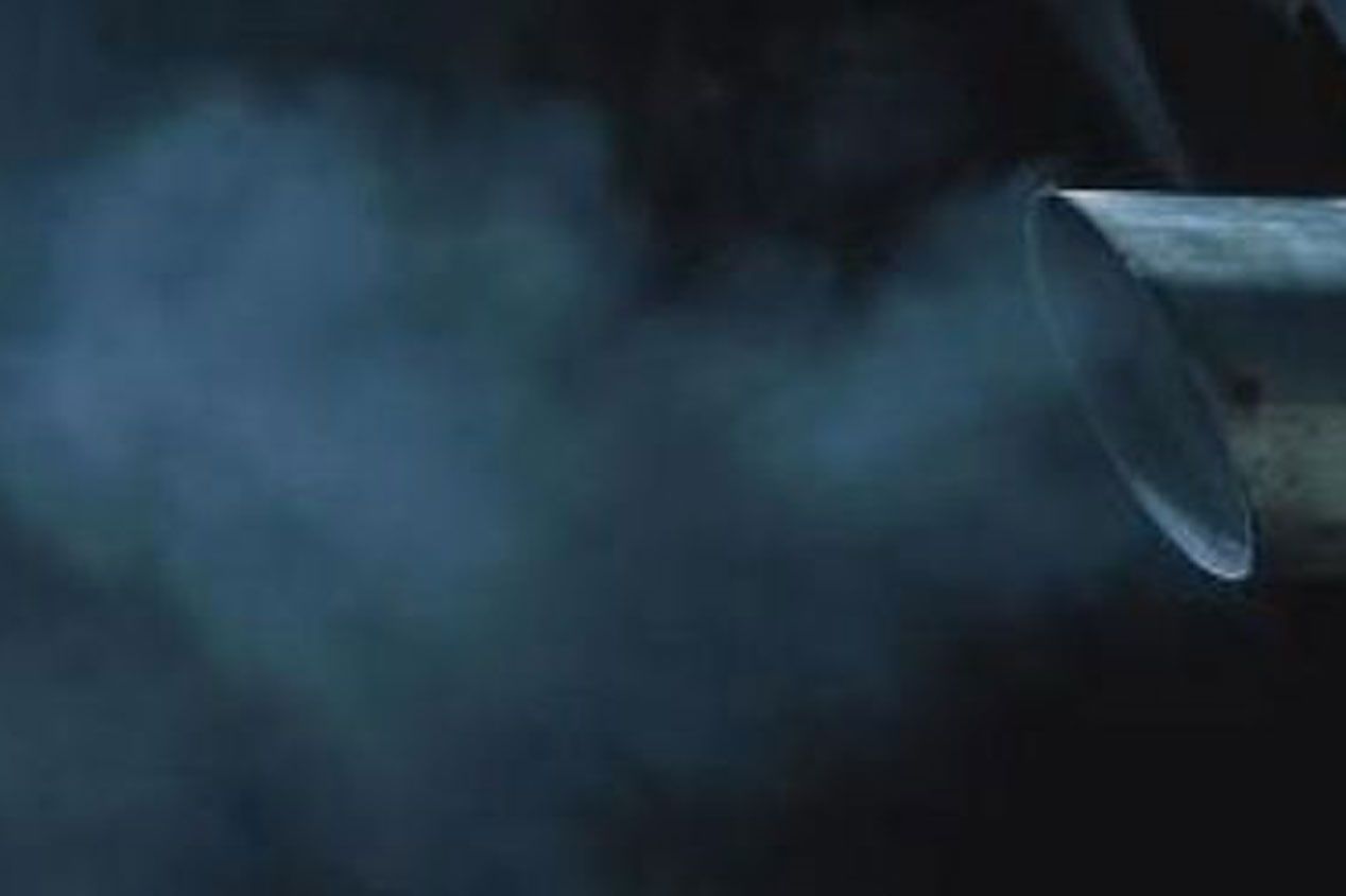 Colores del humo de escape: significados y averías