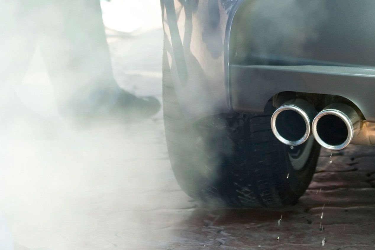 Colores del humo de escape: significados y averías