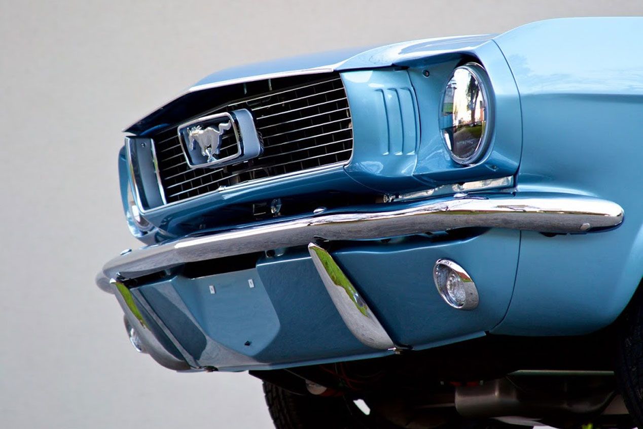 Revology Cars y su Ford Mustang retro-moderno