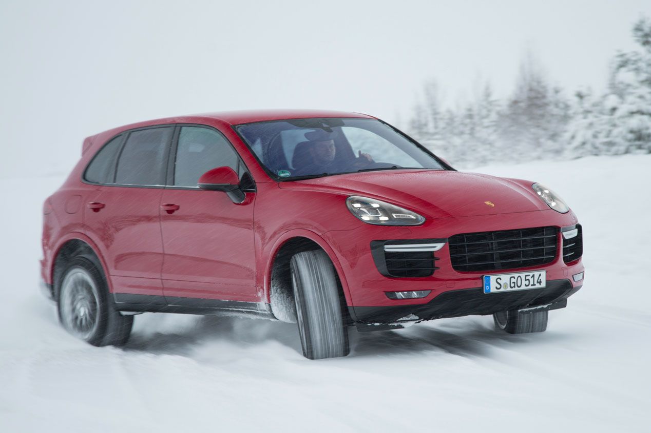 Contacto: Porsche Cayenne Turbo S, 570 CV bajo un SUV