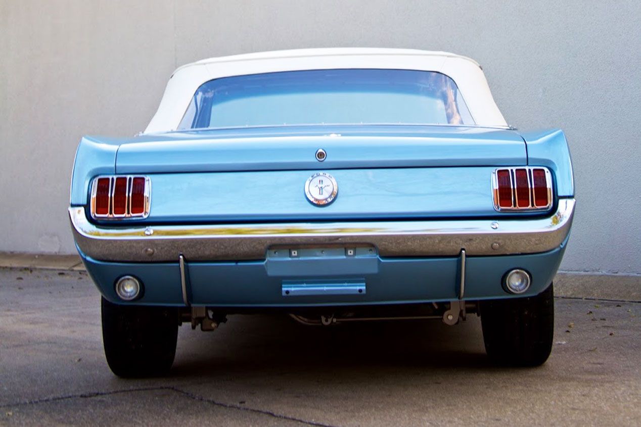 Revology Cars y su Ford Mustang retro-moderno