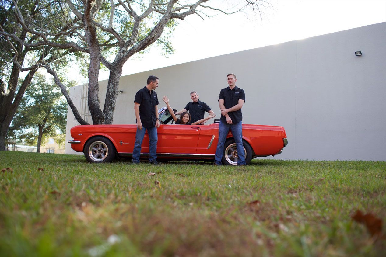 Revology Cars y su Ford Mustang retro-moderno
