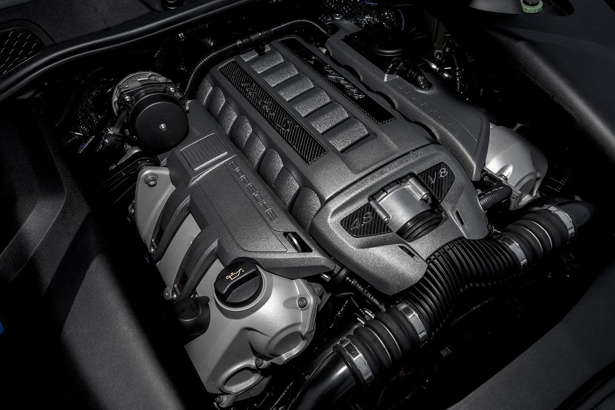 Contacto: Porsche Cayenne Turbo S, 570 CV bajo un SUV