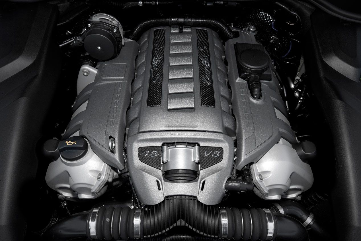Contacto: Porsche Cayenne Turbo S, 570 CV bajo un SUV