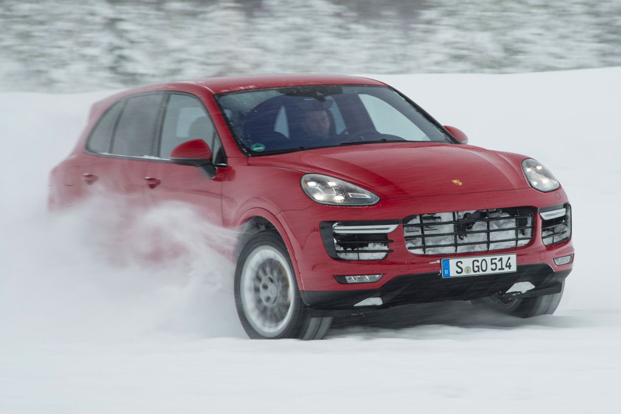 Contacto: Porsche Cayenne Turbo S, 570 CV bajo un SUV