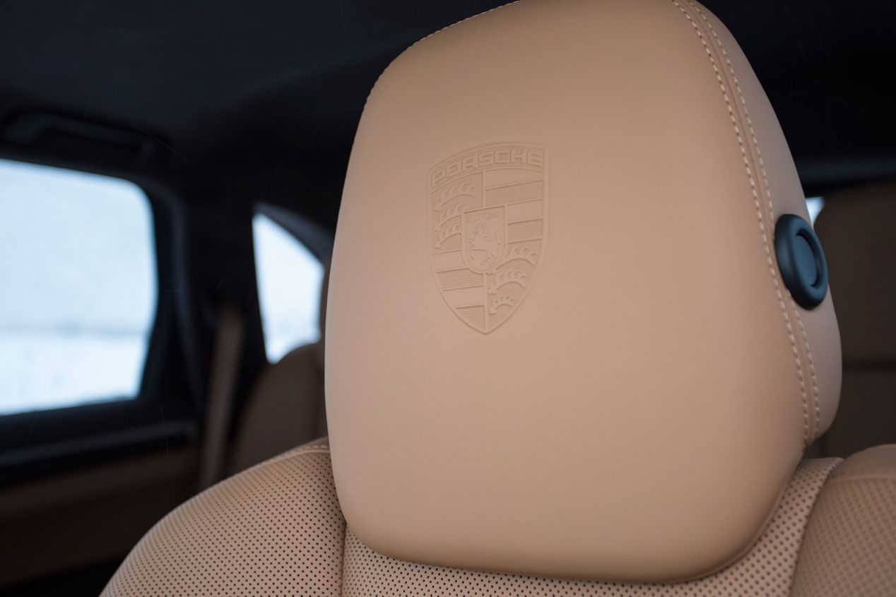 Contacto: Porsche Cayenne Turbo S, 570 CV bajo un SUV