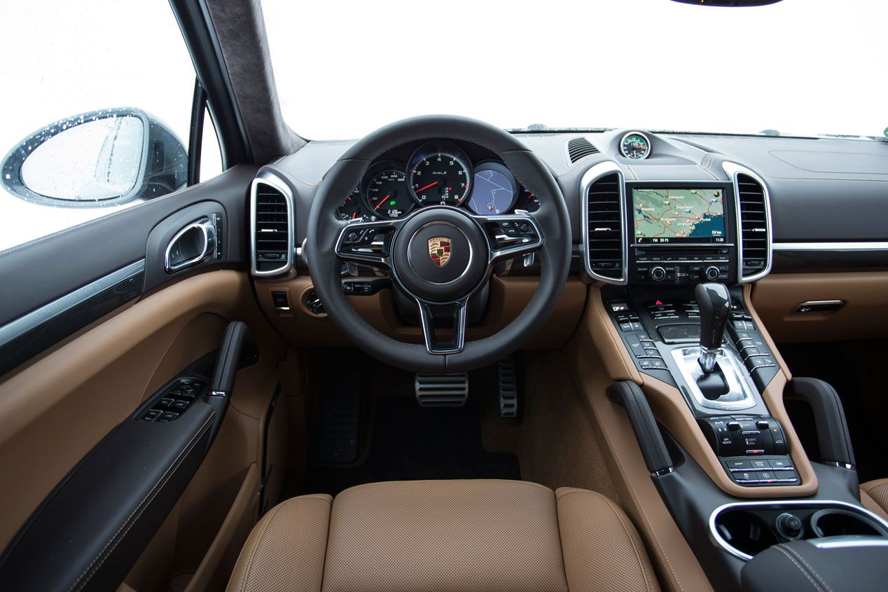 Contacto: Porsche Cayenne Turbo S, 570 CV bajo un SUV