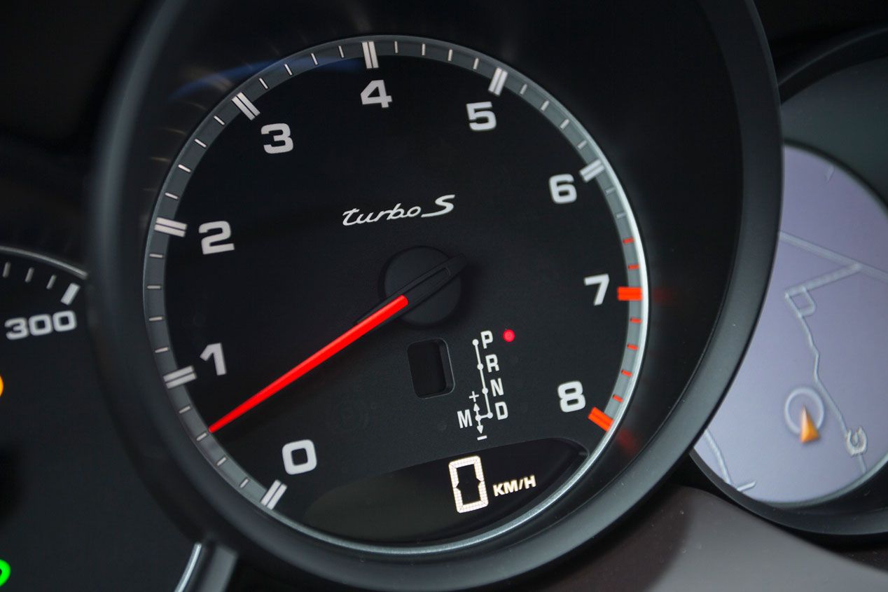 Contacto: Porsche Cayenne Turbo S, 570 CV bajo un SUV