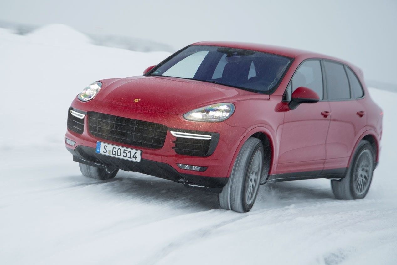 Contacto: Porsche Cayenne Turbo S, 570 CV bajo un SUV