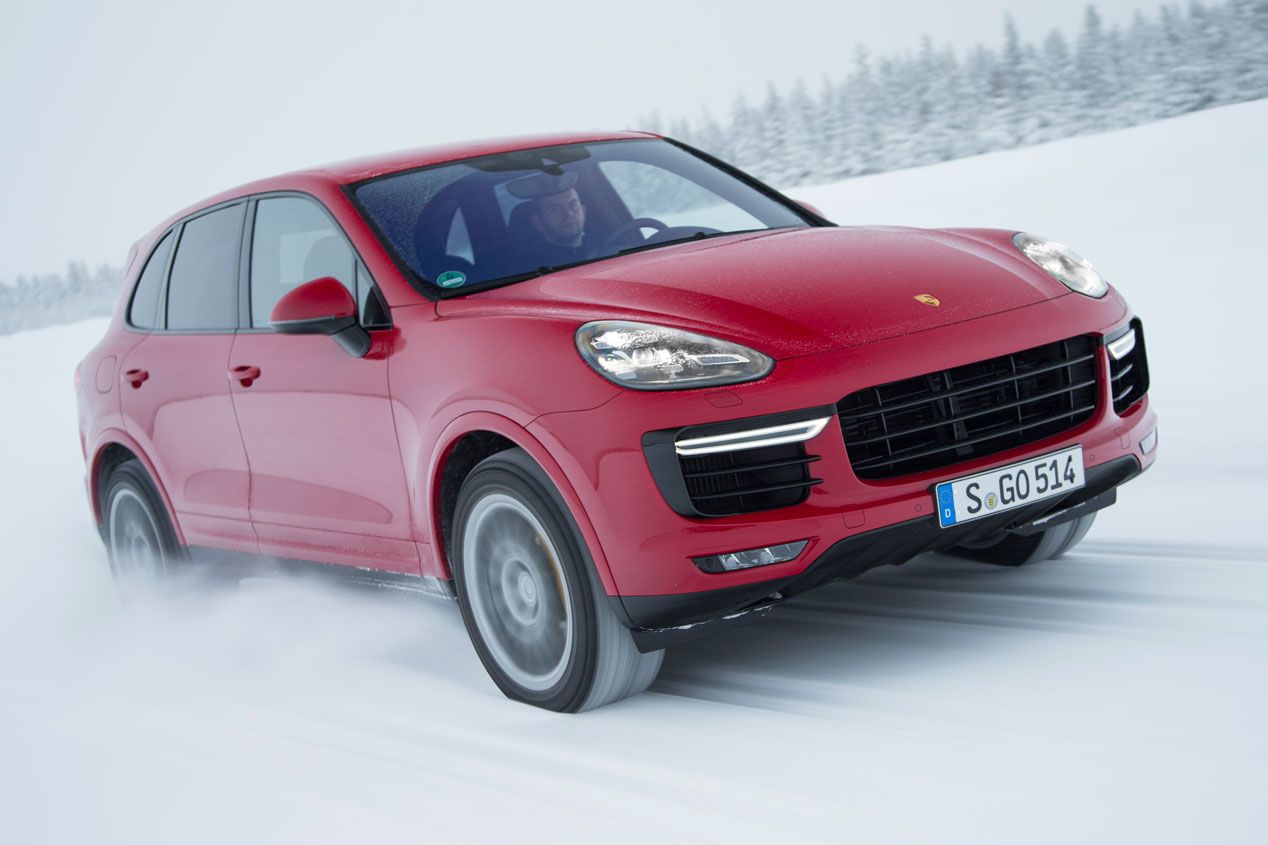 Contacto: Porsche Cayenne Turbo S, 570 CV bajo un SUV
