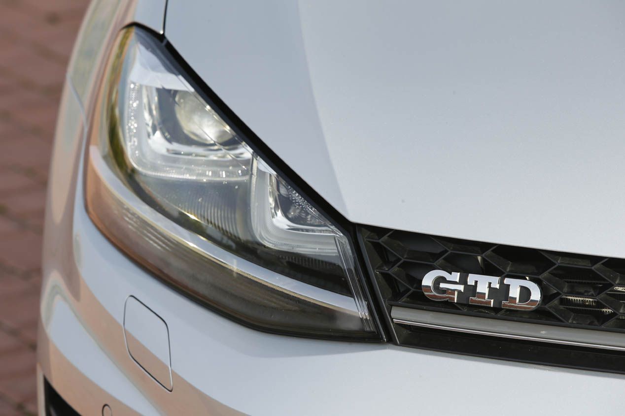 Comparativa: Volkswagen Golf GTD vs Volvo V40 D4