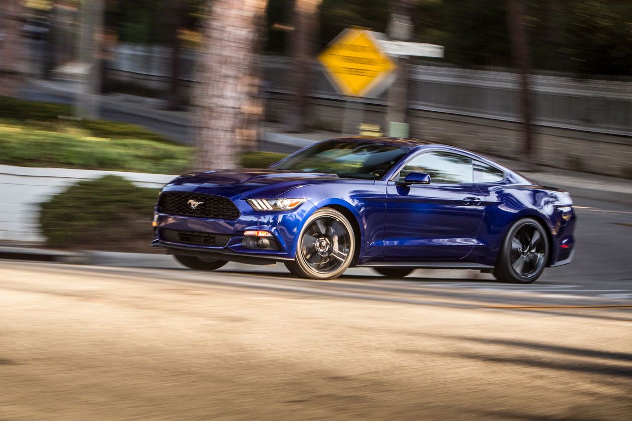 Contacto comparativo: Ford Mustang vs BMW Serie 4