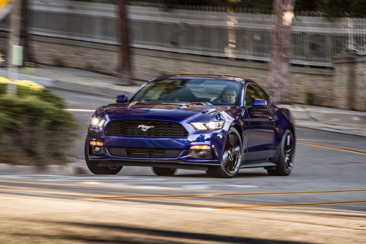 Contacto comparativo: Ford Mustang vs BMW Serie 4