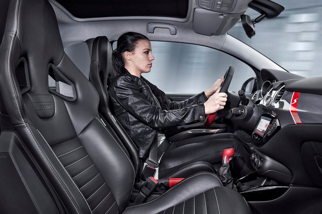 Opel Adam Rocks S, mini cabrio veloz