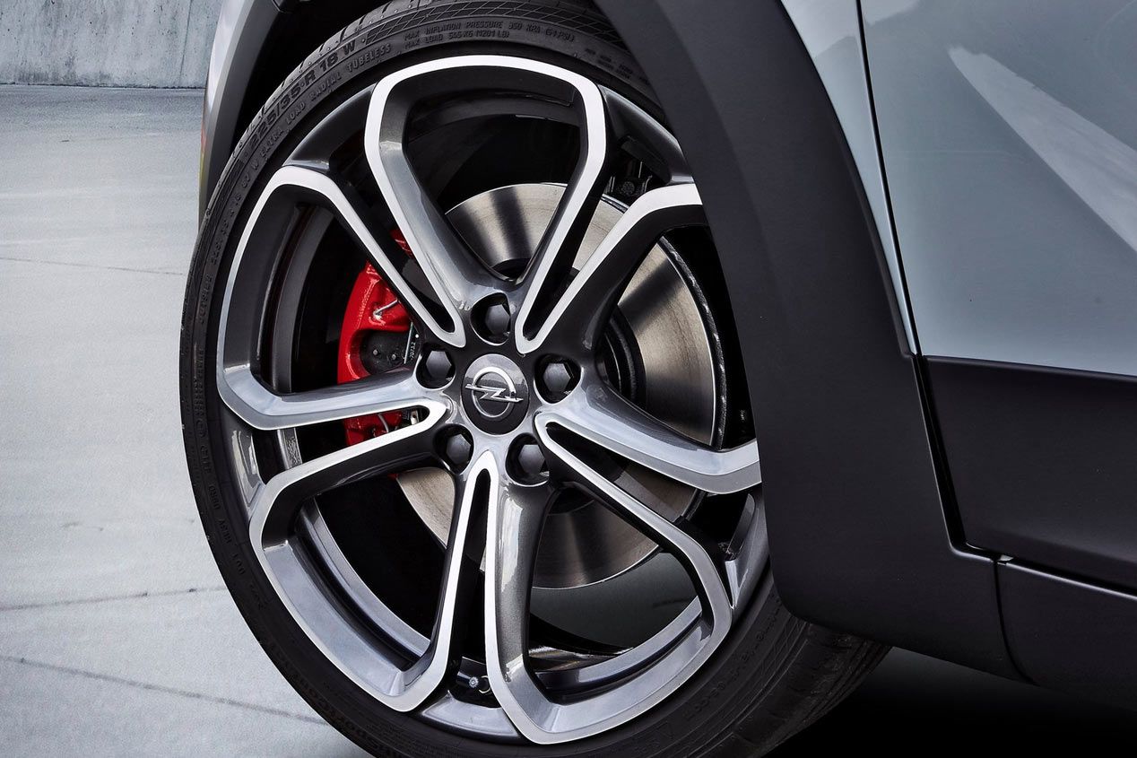 Opel Adam Rocks S, mini cabrio veloz