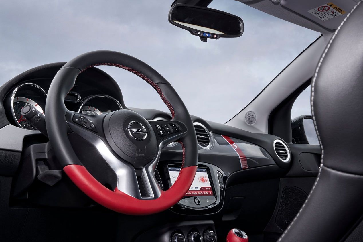 Opel Adam Rocks S, mini cabrio veloz