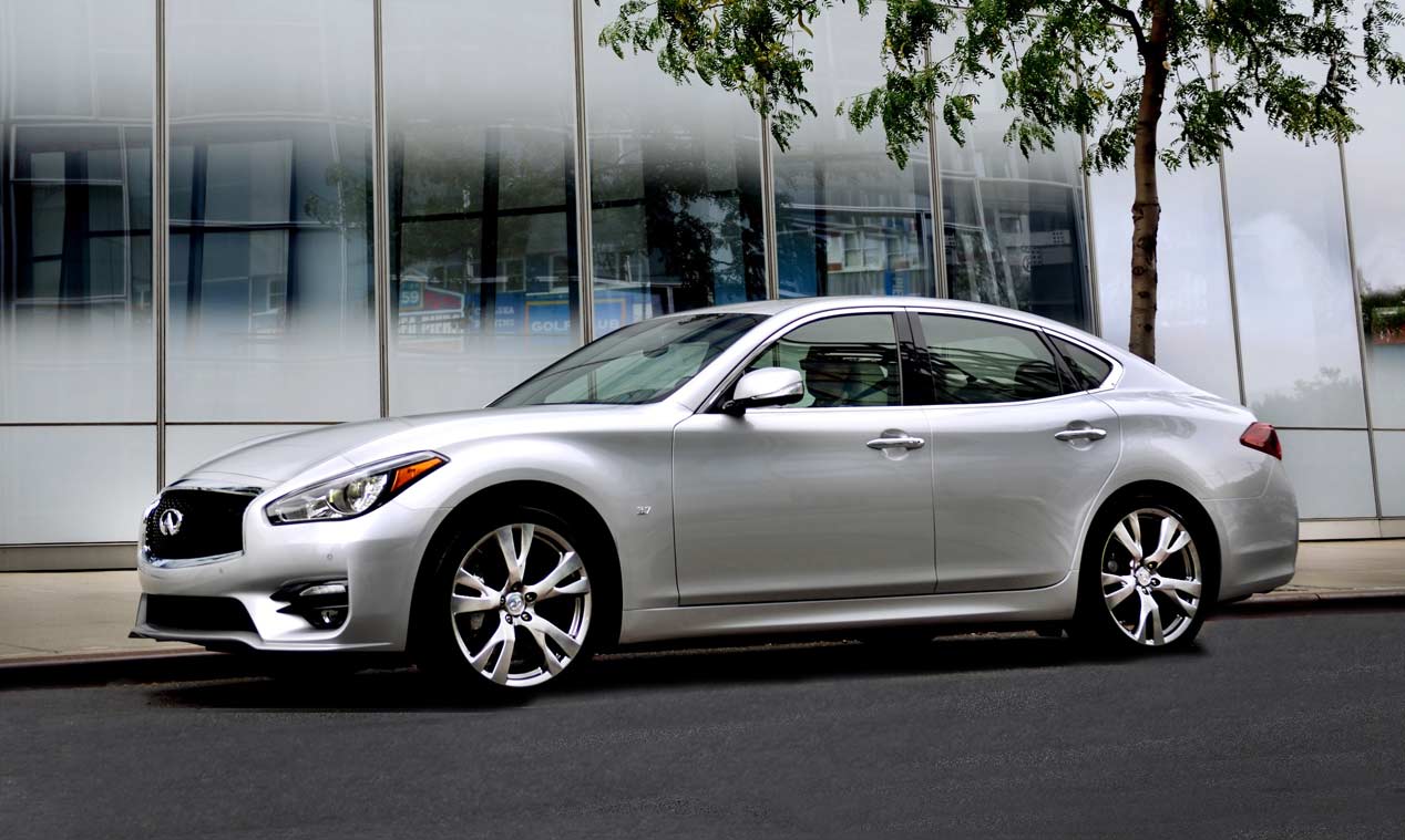 El Infiniti Q70 llega a España