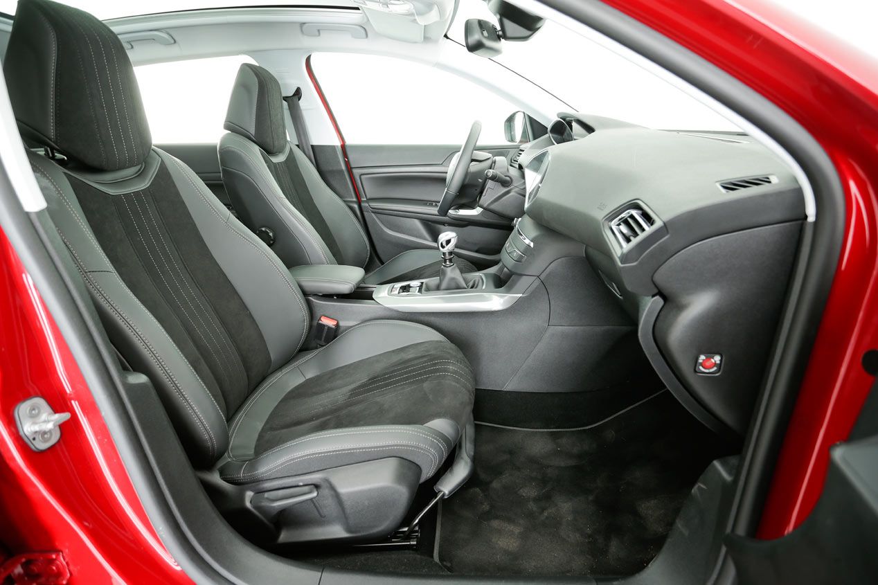 Comparativa: Ford Focus 1.0 EcoBoost 125 vs. Peugeot 308 1.2 e-THP 130 PureTech